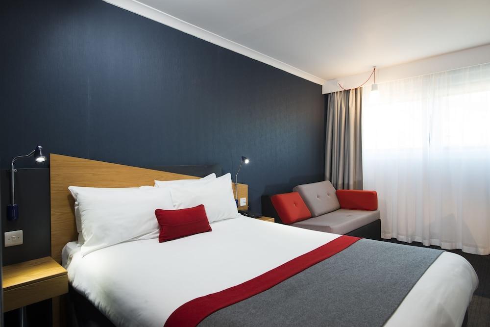 Holiday Inn Express Peterborough, An Ihg Hotel Zewnętrze zdjęcie