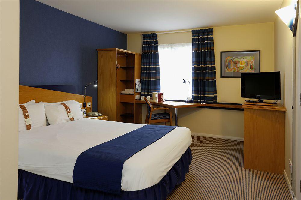 Holiday Inn Express Peterborough, An Ihg Hotel Zewnętrze zdjęcie