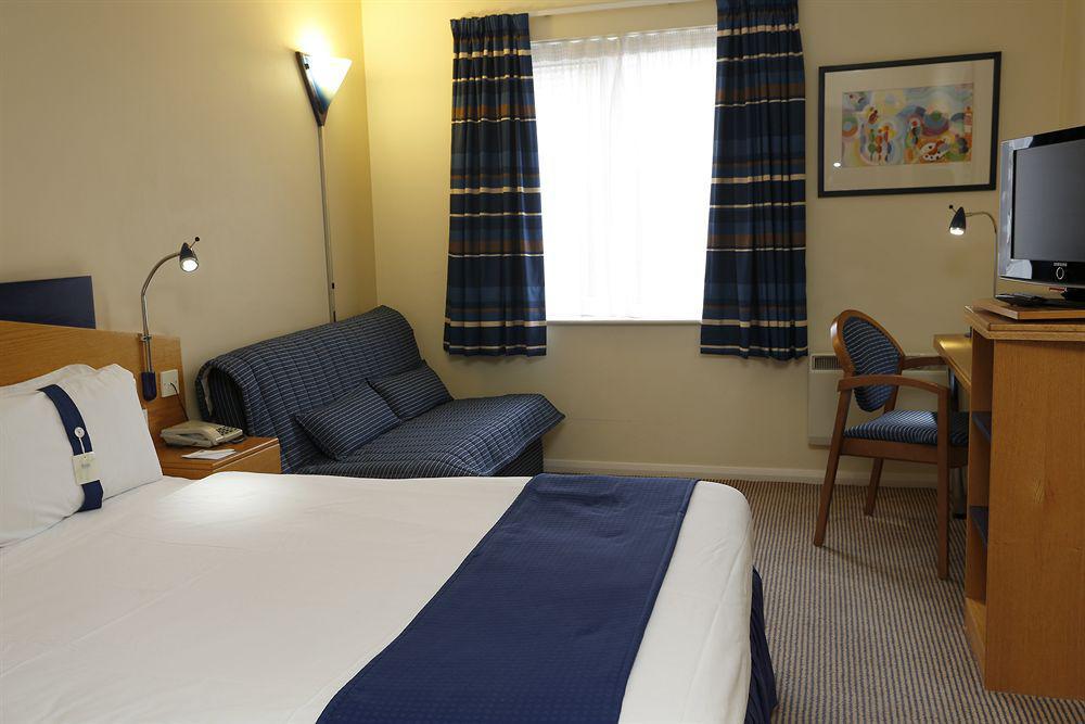 Holiday Inn Express Peterborough, An Ihg Hotel Zewnętrze zdjęcie