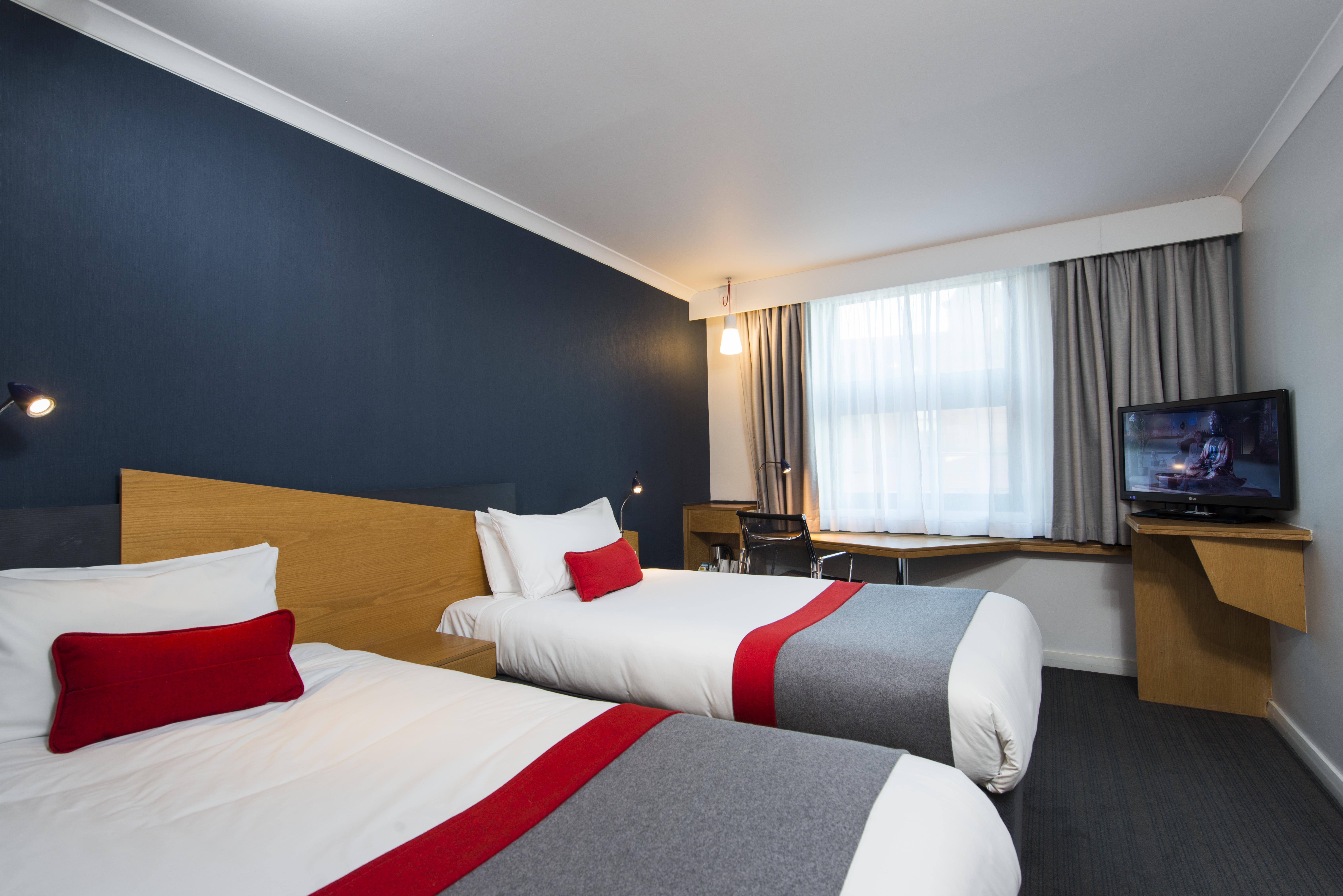 Holiday Inn Express Peterborough, An Ihg Hotel Zewnętrze zdjęcie