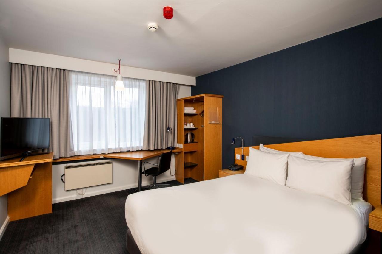 Holiday Inn Express Peterborough, An Ihg Hotel Zewnętrze zdjęcie