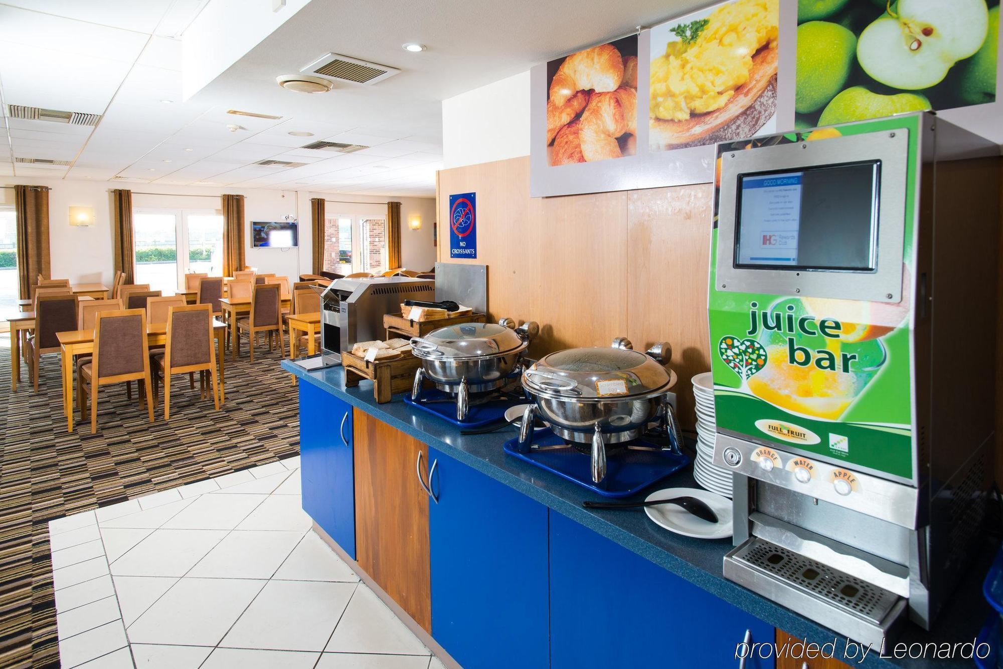 Holiday Inn Express Peterborough, An Ihg Hotel Zewnętrze zdjęcie