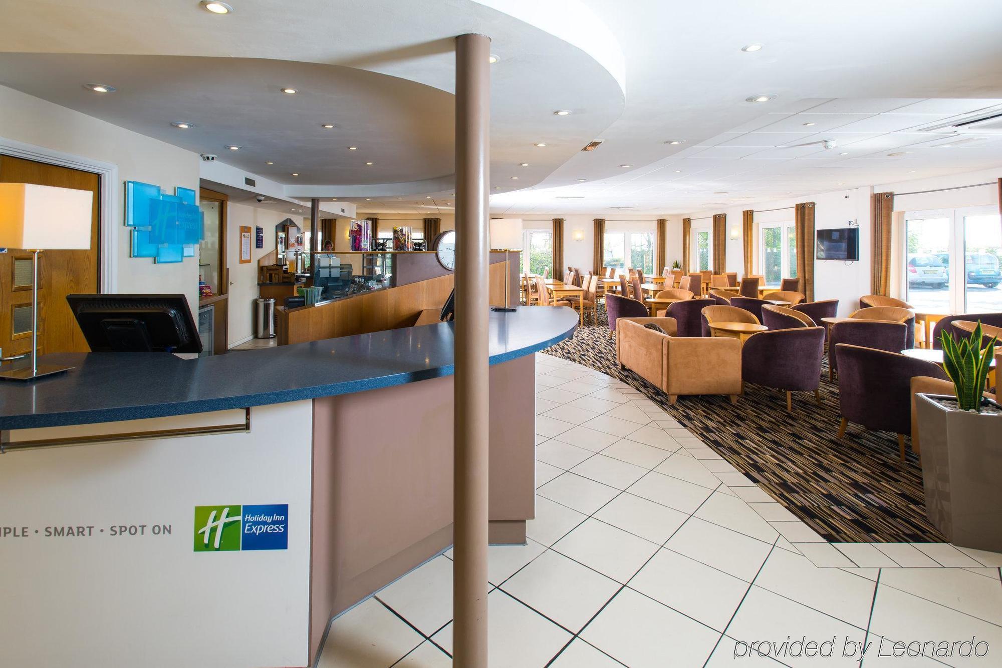 Holiday Inn Express Peterborough, An Ihg Hotel Zewnętrze zdjęcie