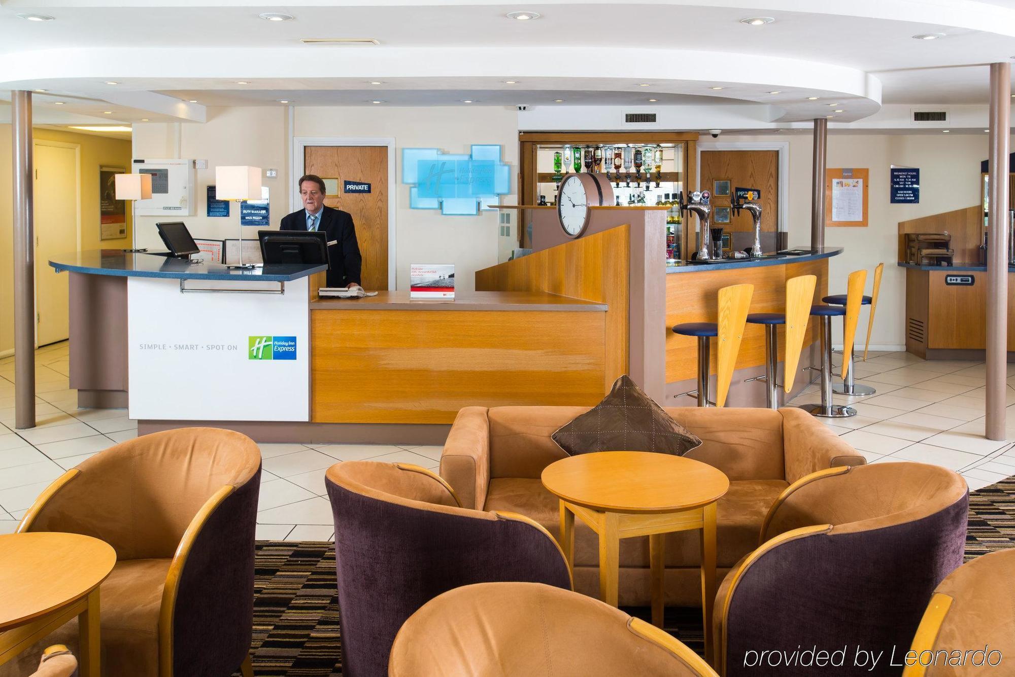 Holiday Inn Express Peterborough, An Ihg Hotel Zewnętrze zdjęcie