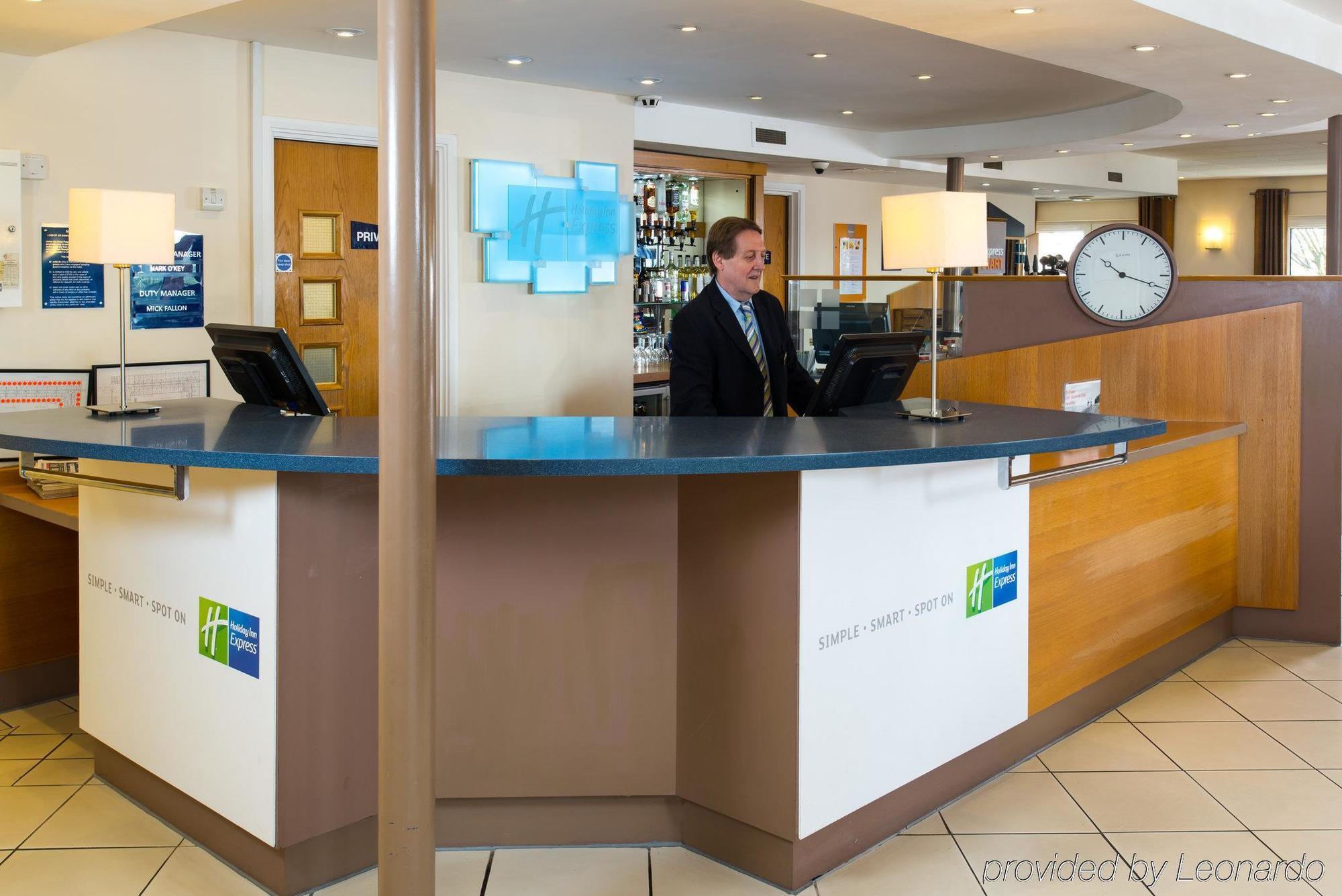 Holiday Inn Express Peterborough, An Ihg Hotel Zewnętrze zdjęcie